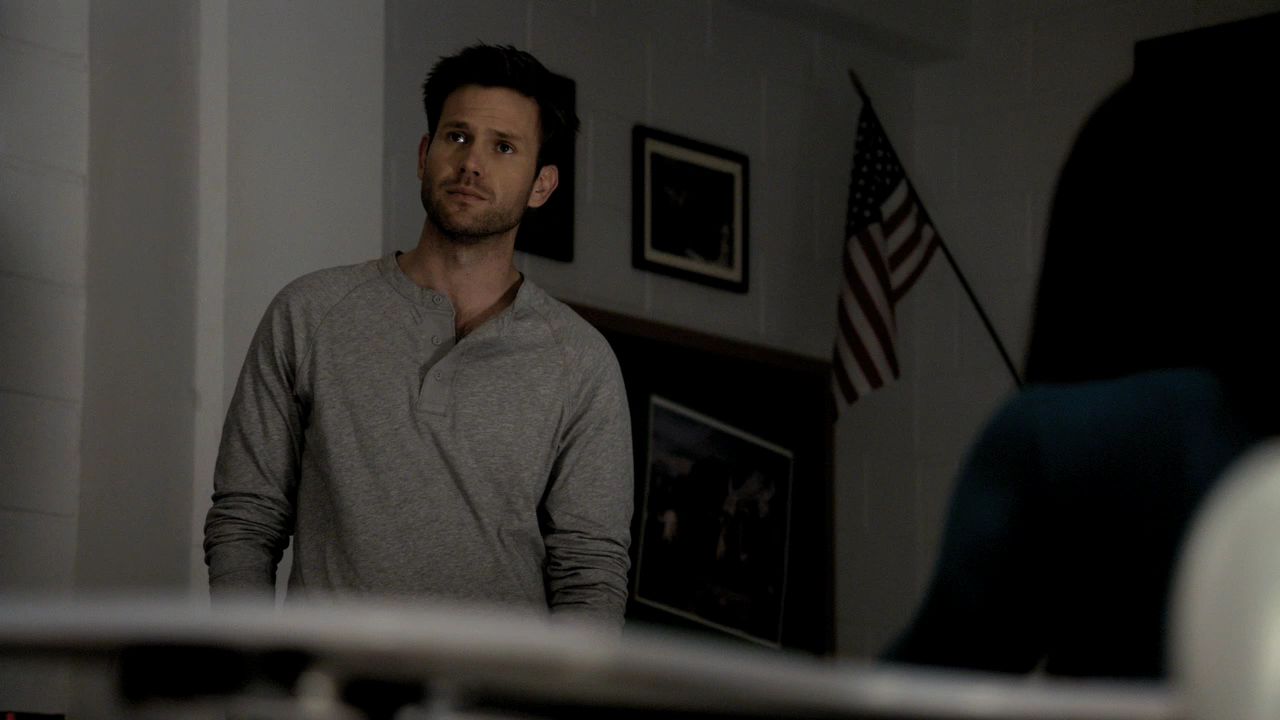 121VampireDiaries0305.jpg