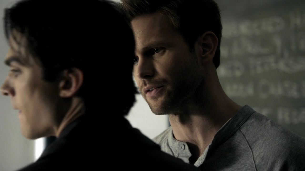 121VampireDiaries0313.jpg