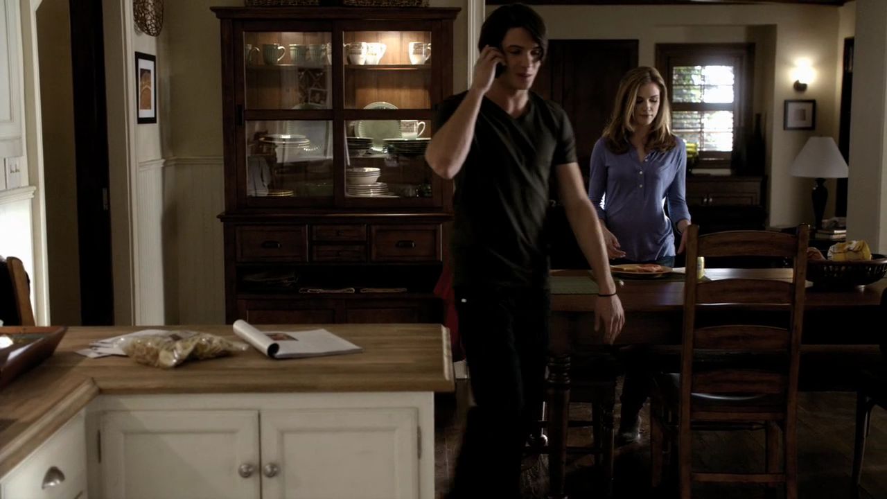 121VampireDiaries0549.jpg