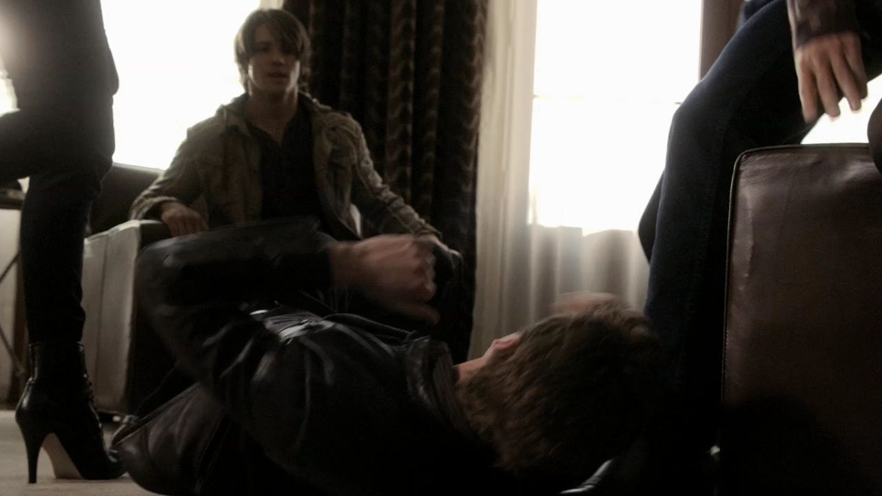 121VampireDiaries1009.jpg