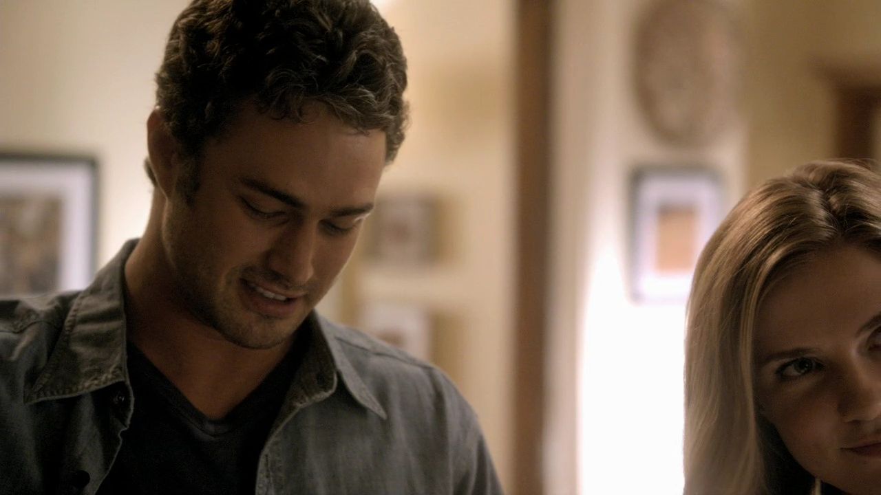 204VampireDiaries0604.jpg