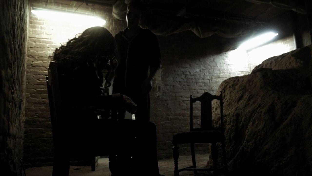 204VampireDiaries1303.jpg