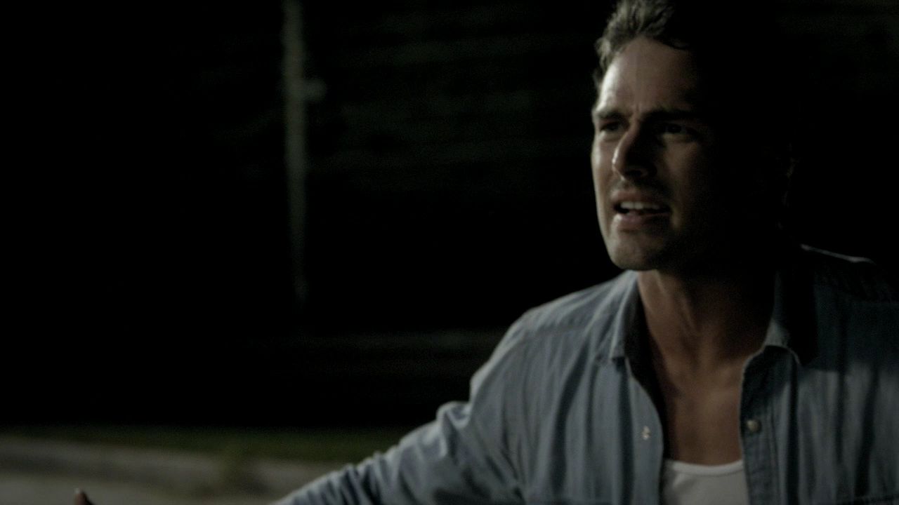 205VampireDiaries0021.jpg