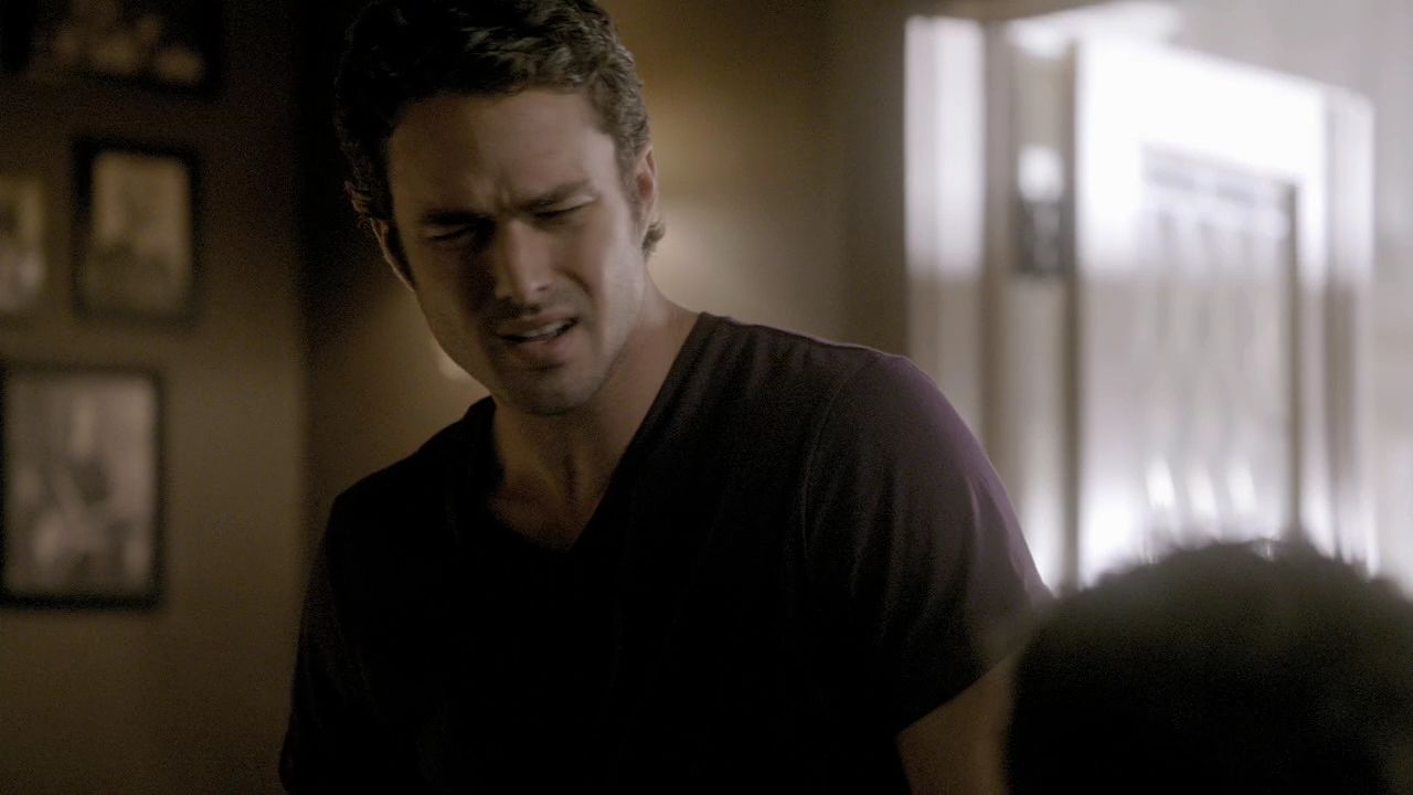 205VampireDiaries0043.jpg