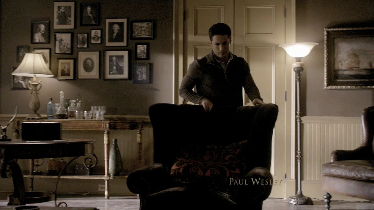 205VampireDiaries0078.jpg
