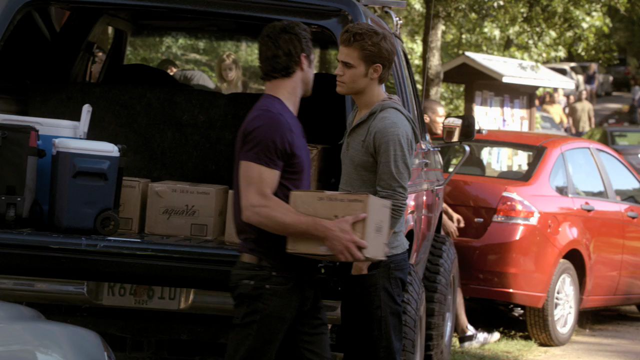 205VampireDiaries0313.jpg