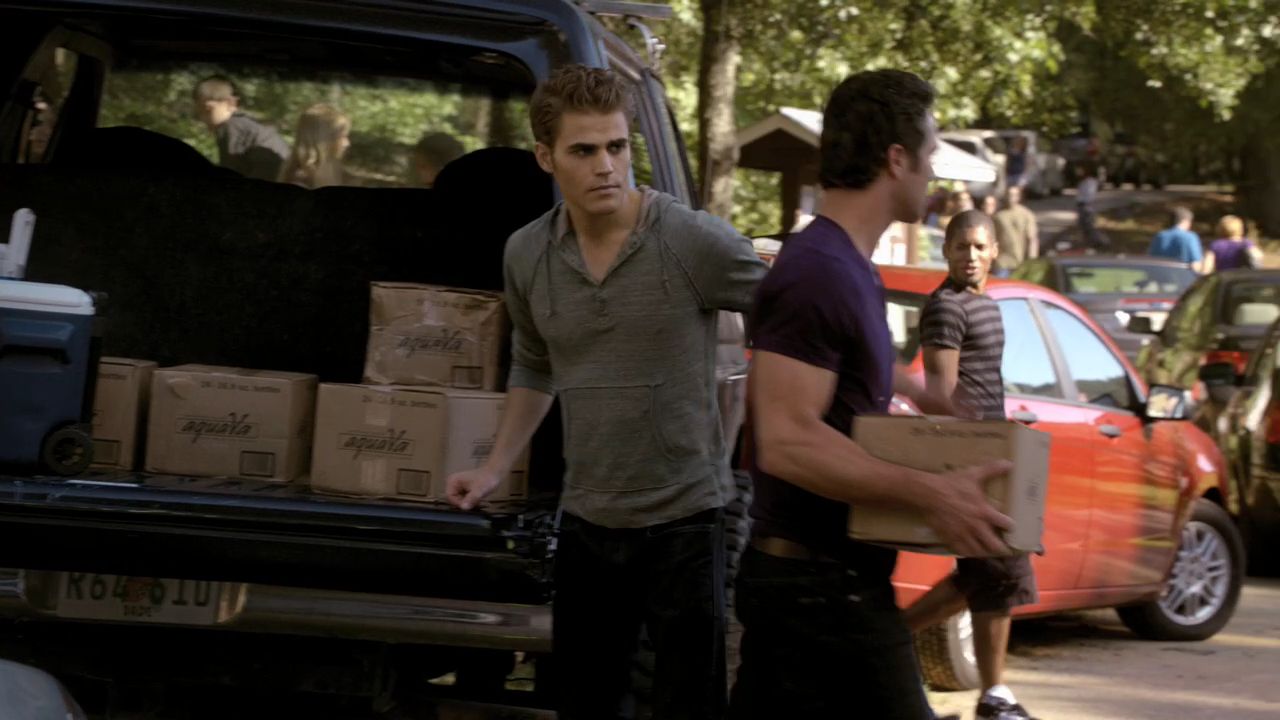 205VampireDiaries0314.jpg
