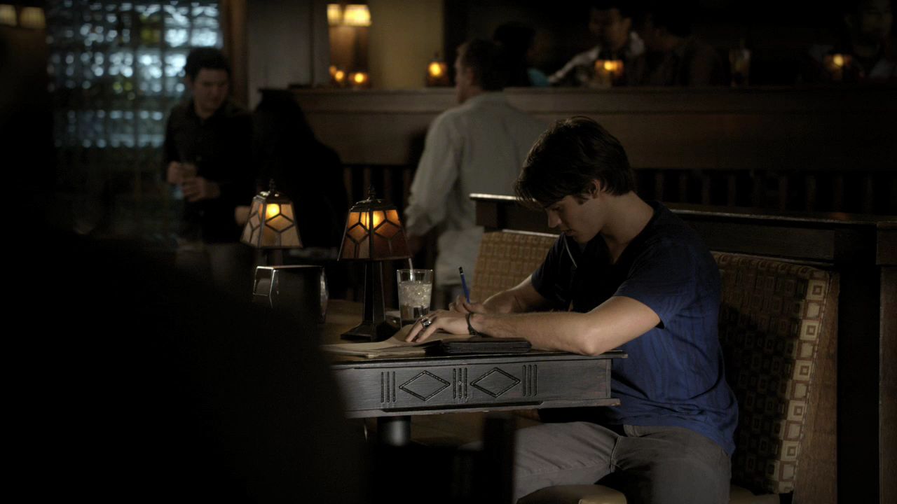 205VampireDiaries0367.jpg