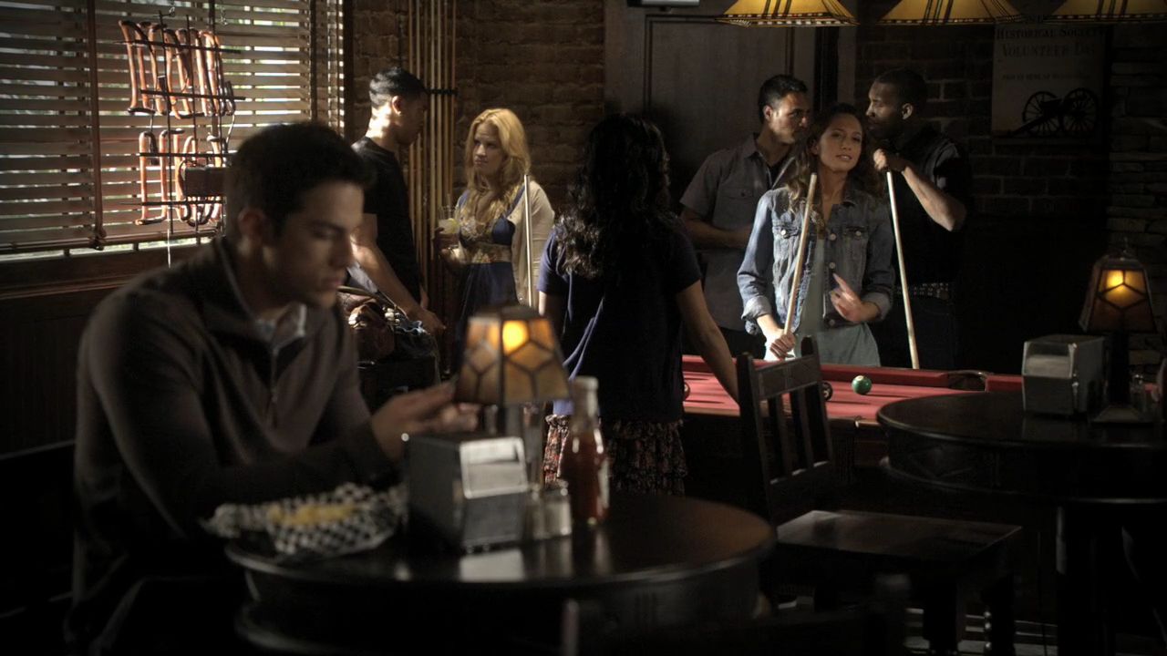 205VampireDiaries0375.jpg