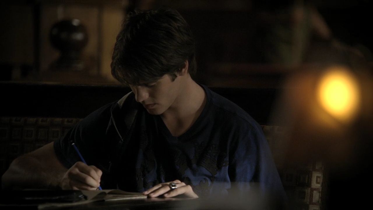 205VampireDiaries0379.jpg