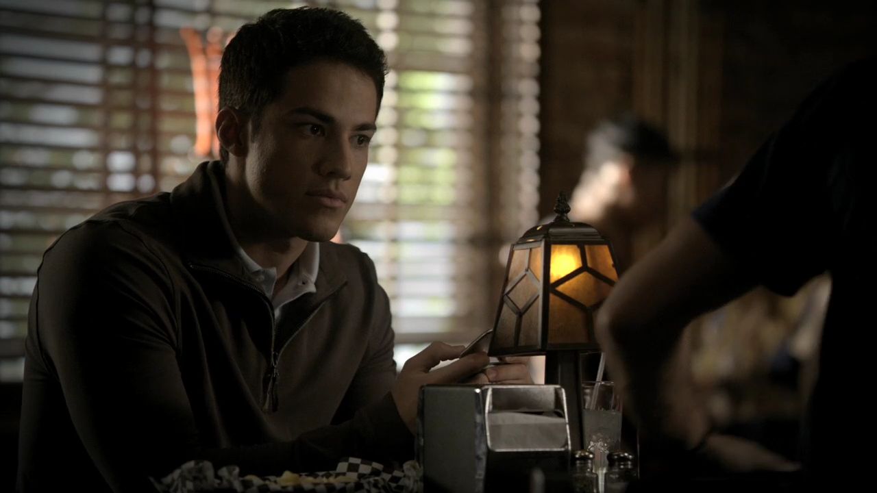 205VampireDiaries0393.jpg