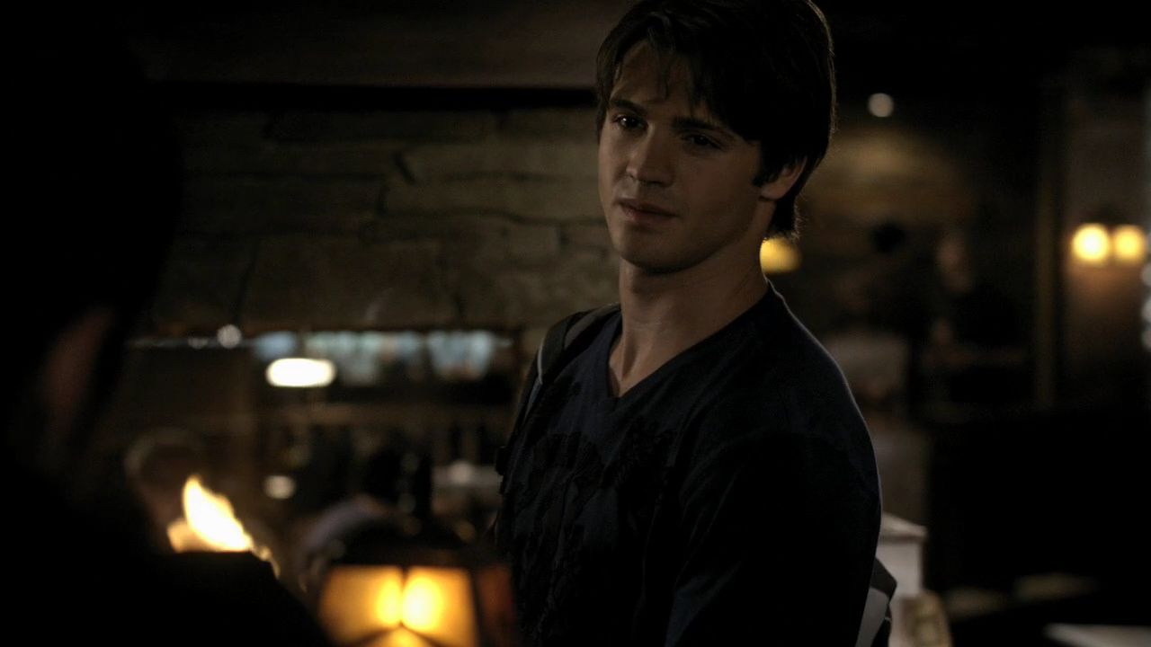205VampireDiaries0401.jpg