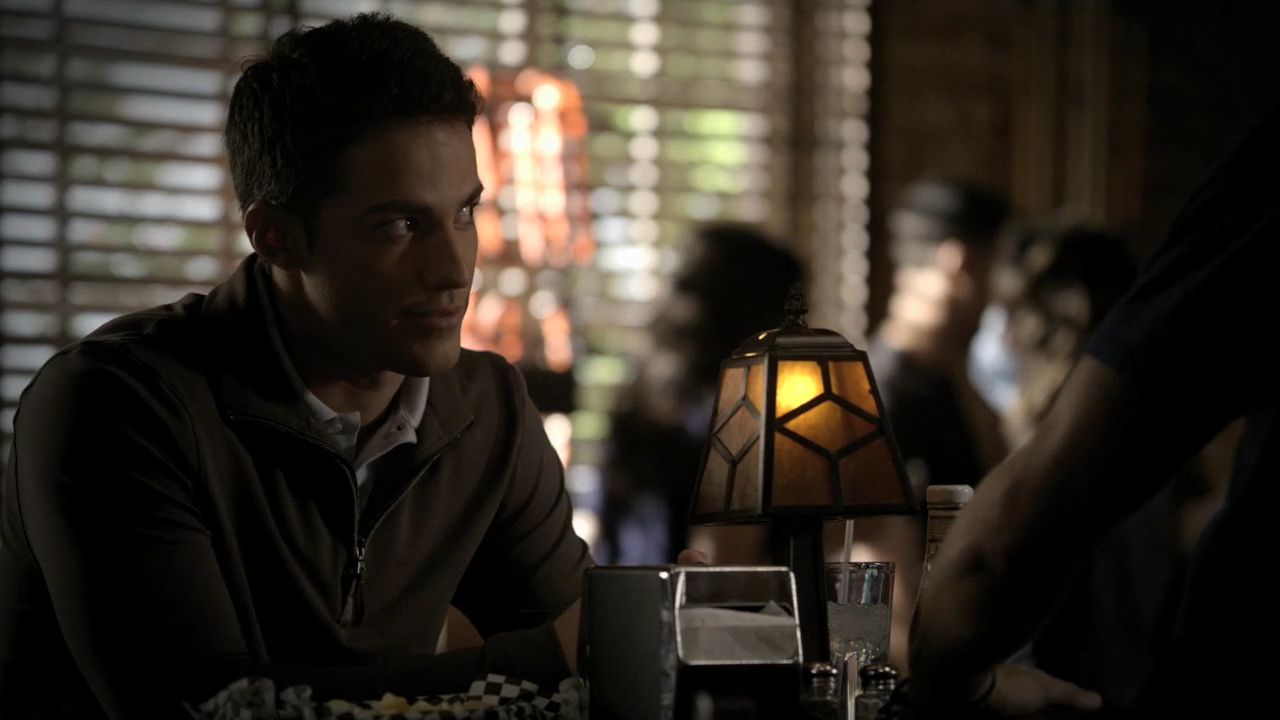 205VampireDiaries0403.jpg