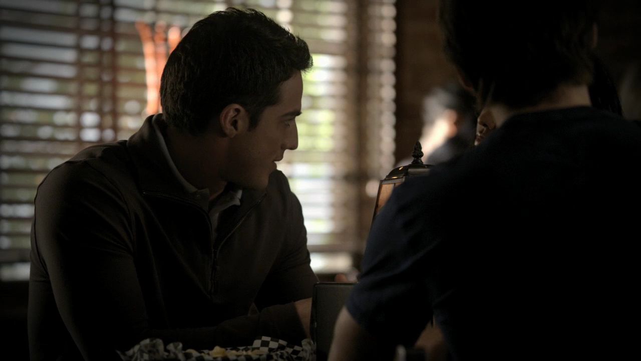 205VampireDiaries0410.jpg