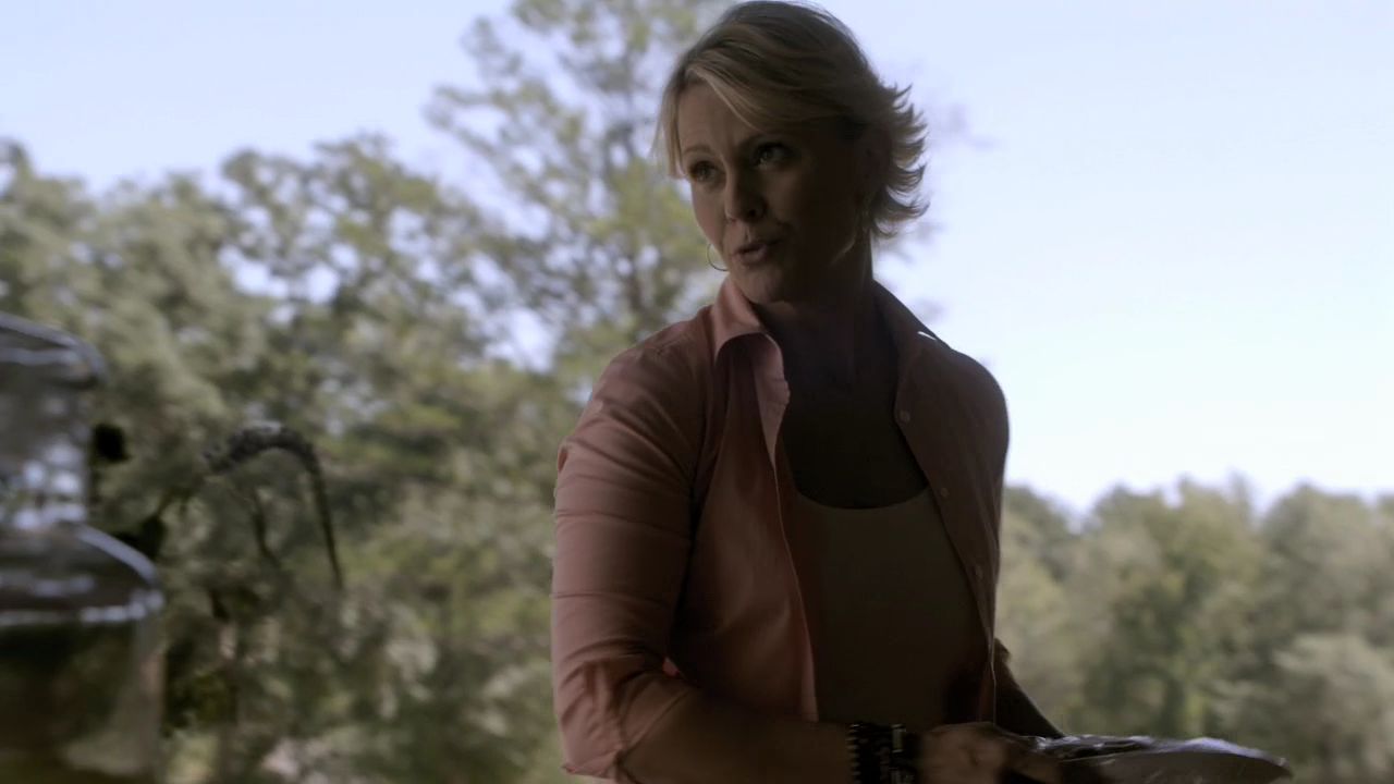205VampireDiaries0425.jpg