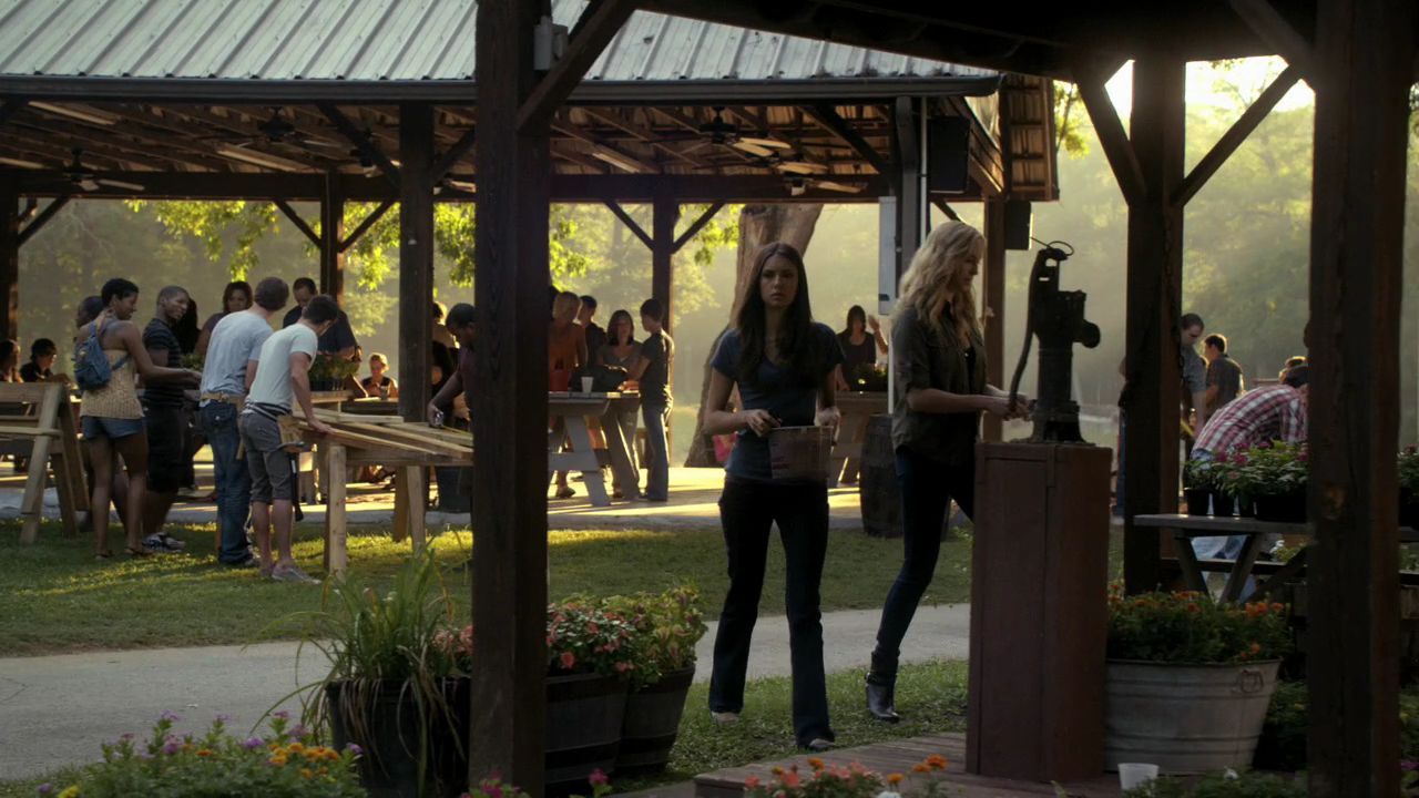 205VampireDiaries0485.jpg
