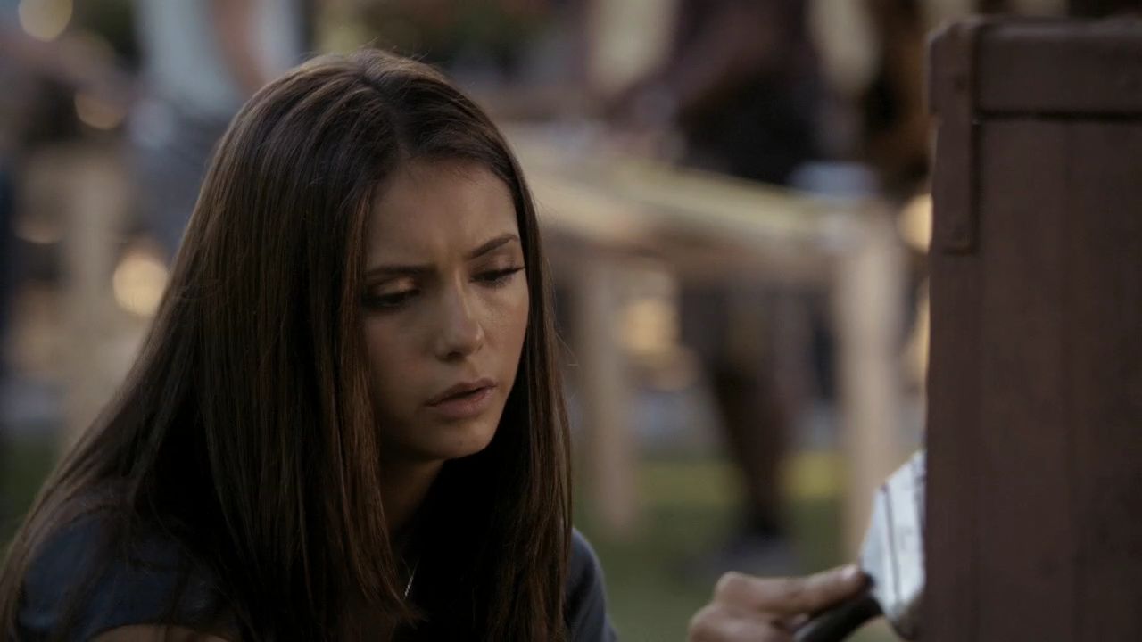 205VampireDiaries0502.jpg