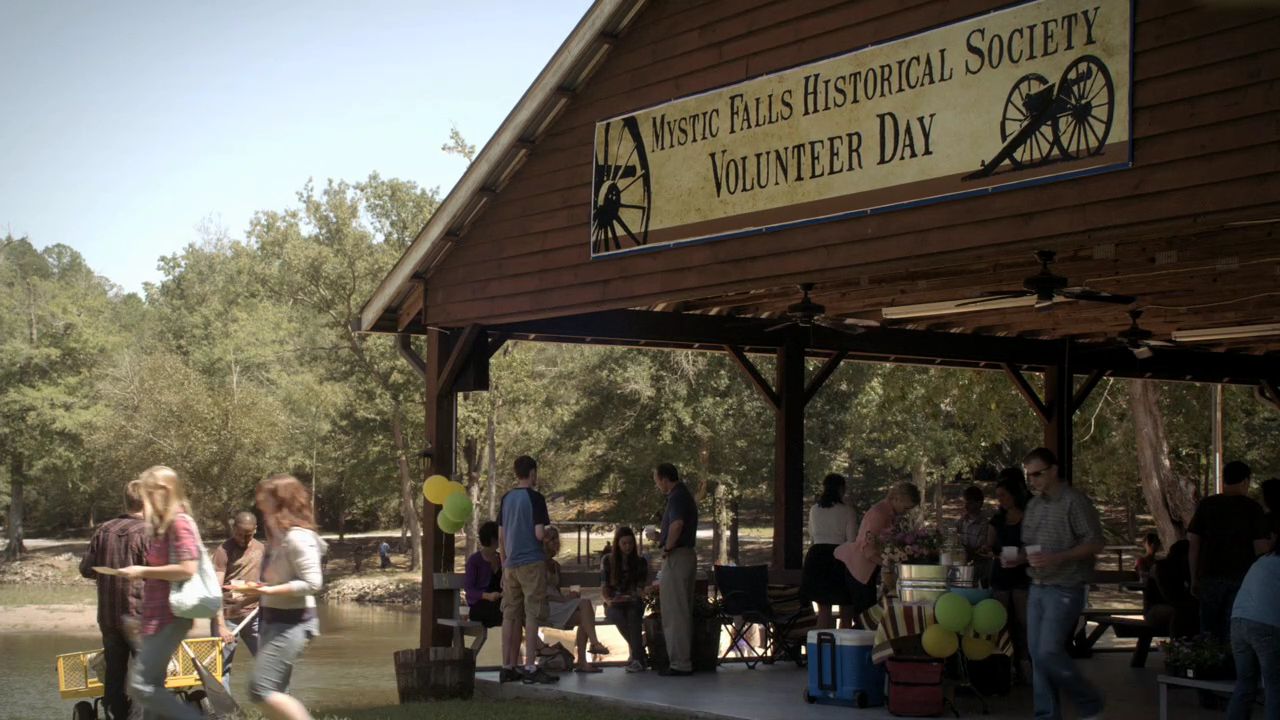 205VampireDiaries0532.jpg