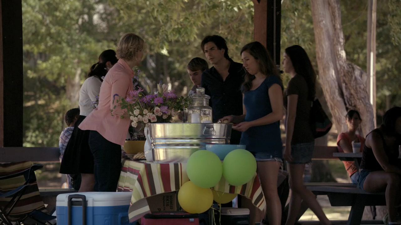 205VampireDiaries0534.jpg
