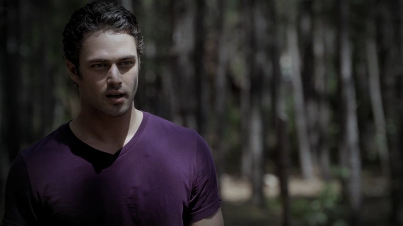 205VampireDiaries1022.jpg
