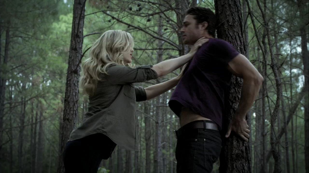 205VampireDiaries1043.jpg