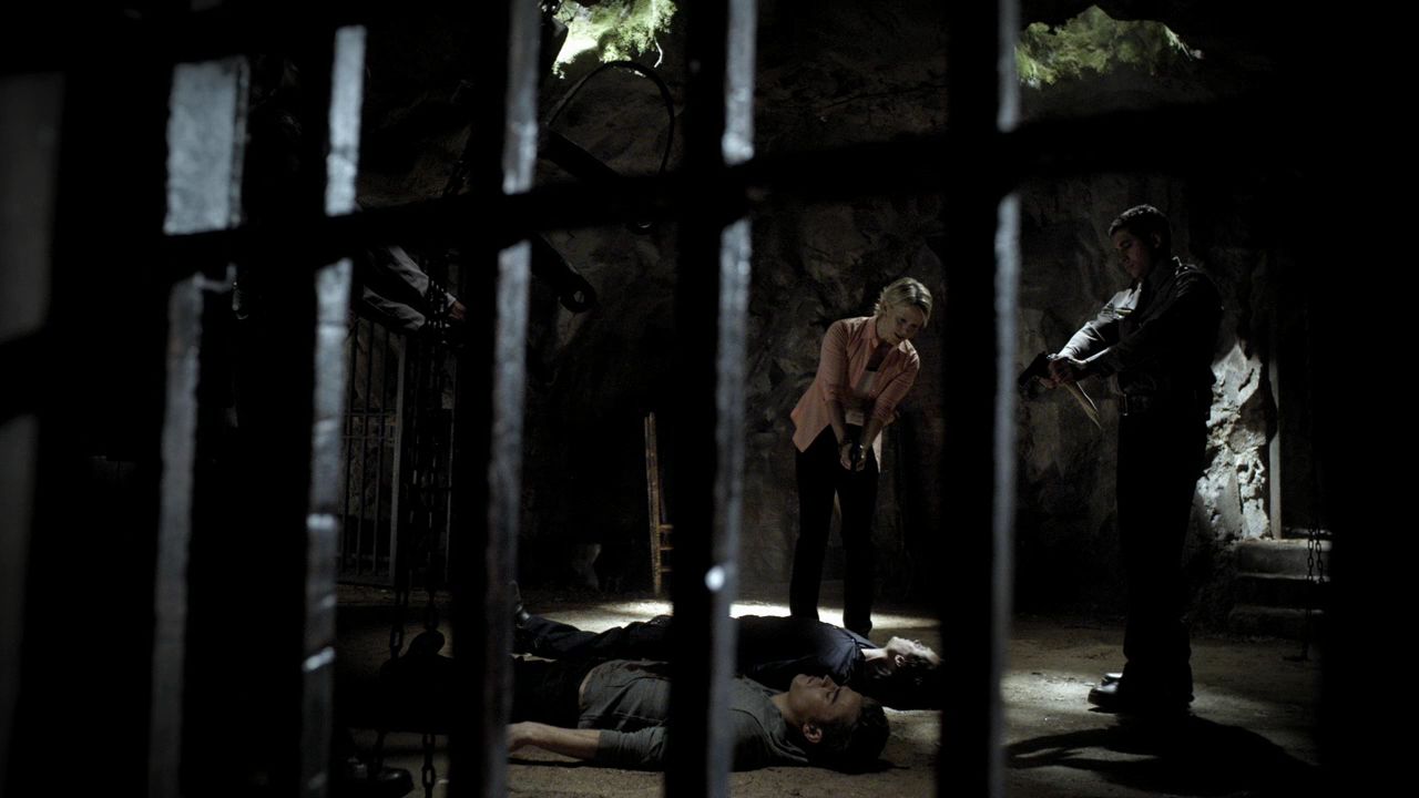 205VampireDiaries1080.jpg