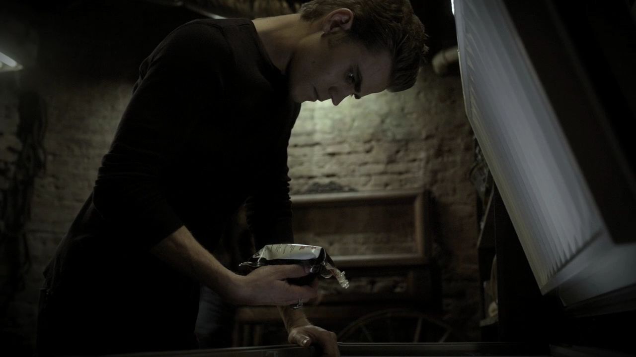 205VampireDiaries1390.jpg