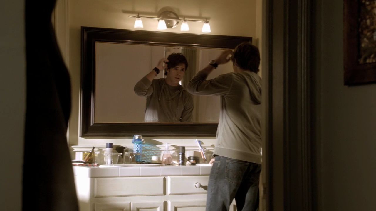 208VampireDiaries0052.jpg