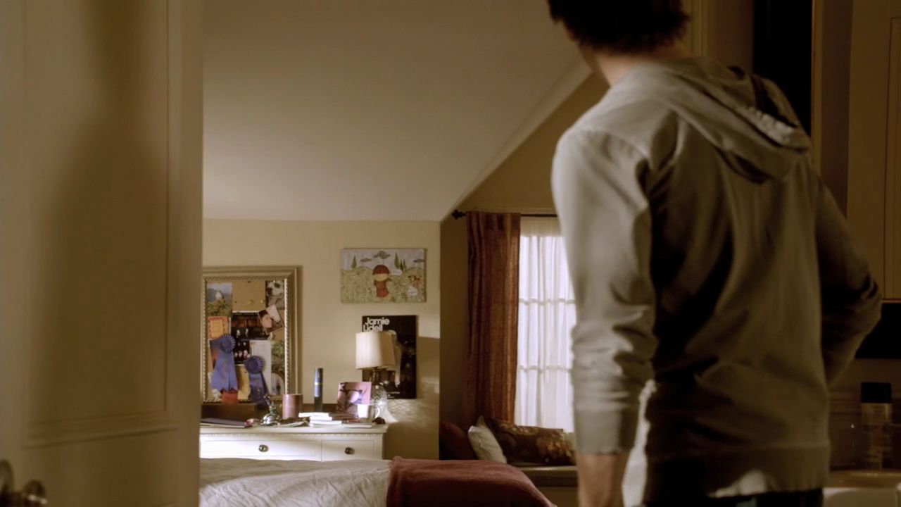 208VampireDiaries0059.jpg