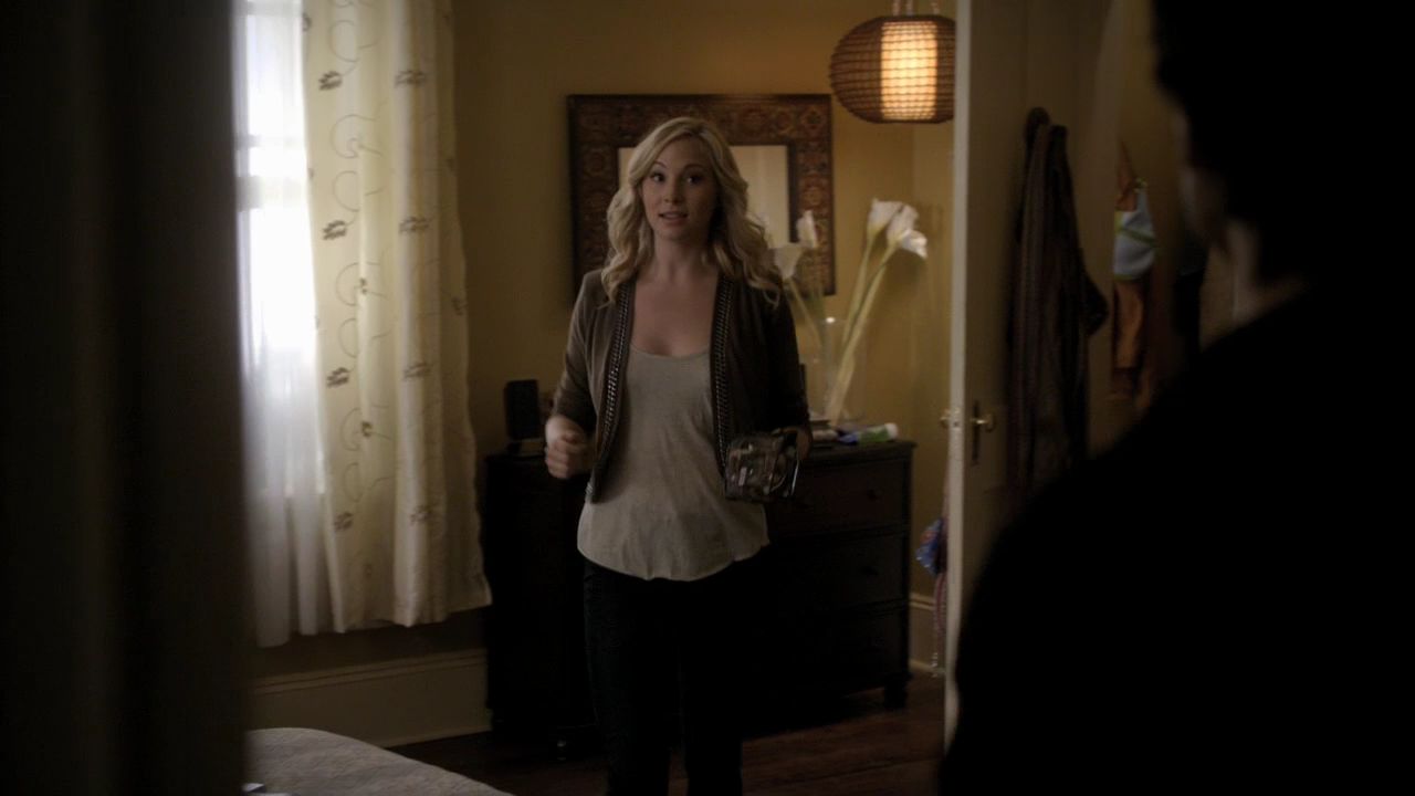 208VampireDiaries0071.jpg