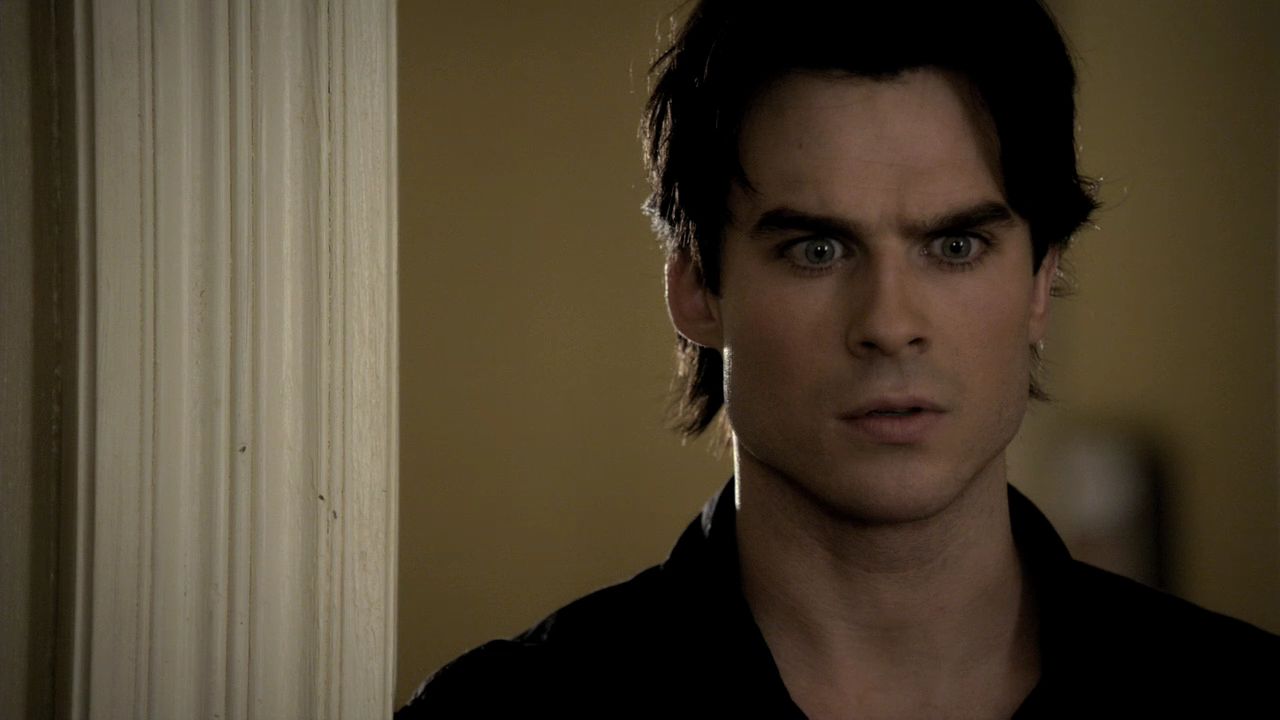 208VampireDiaries0102.jpg