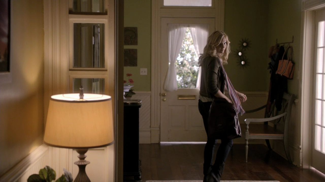 208VampireDiaries0125.jpg