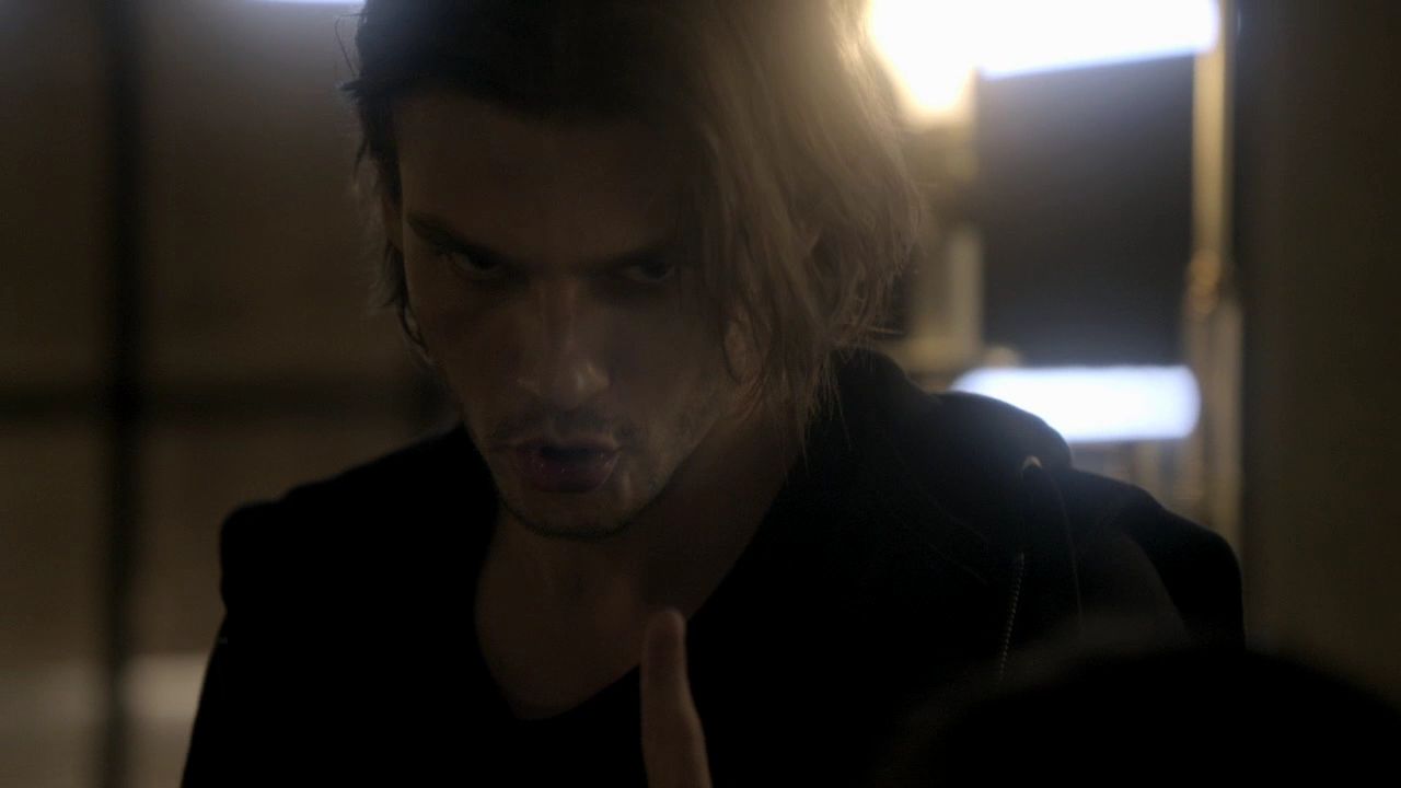 208VampireDiaries0241.jpg