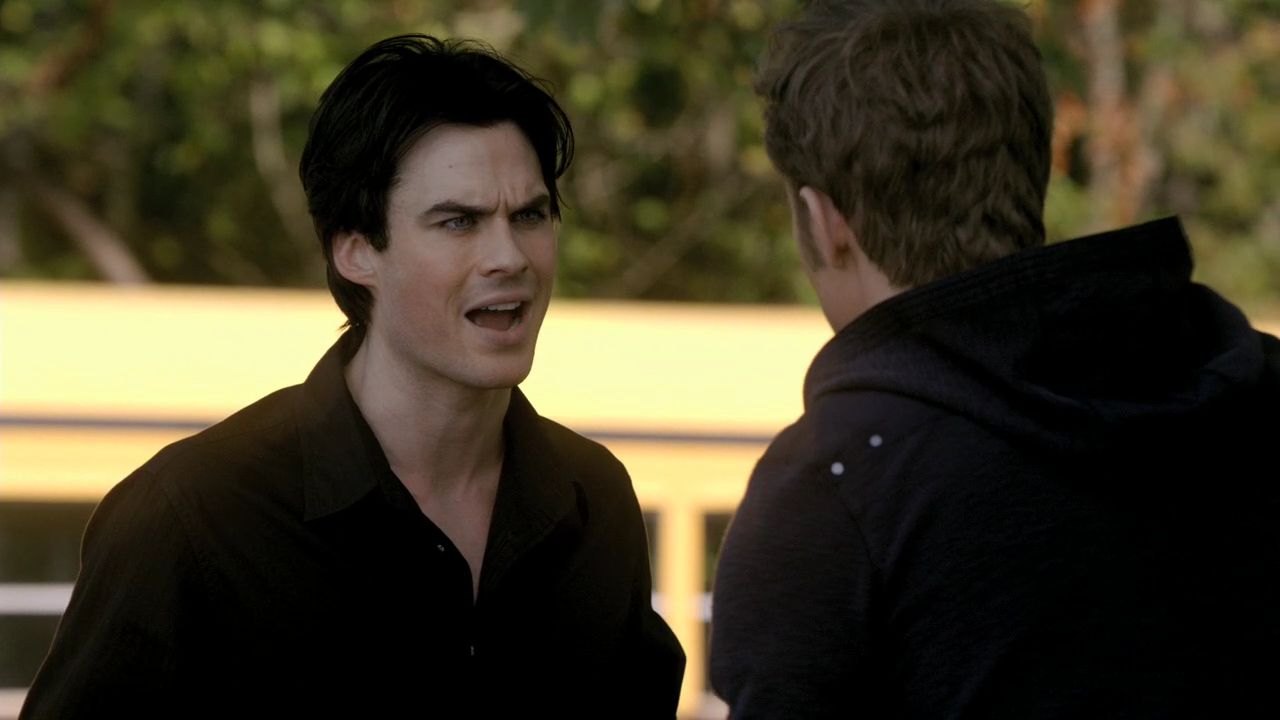 208VampireDiaries0305.jpg