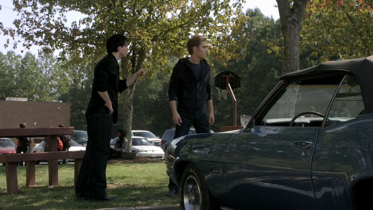 208VampireDiaries0313.jpg
