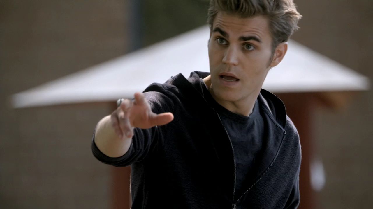208VampireDiaries0317.jpg