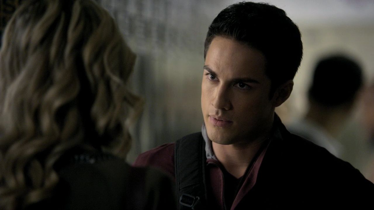 208VampireDiaries0341.jpg
