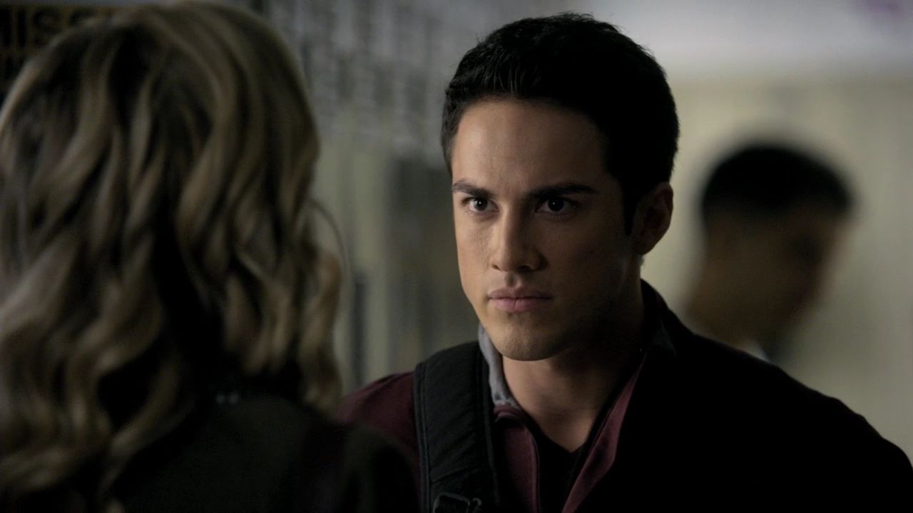 208VampireDiaries0345.jpg