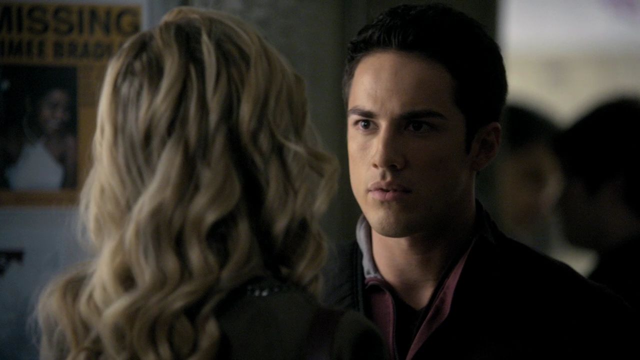 208VampireDiaries0347.jpg