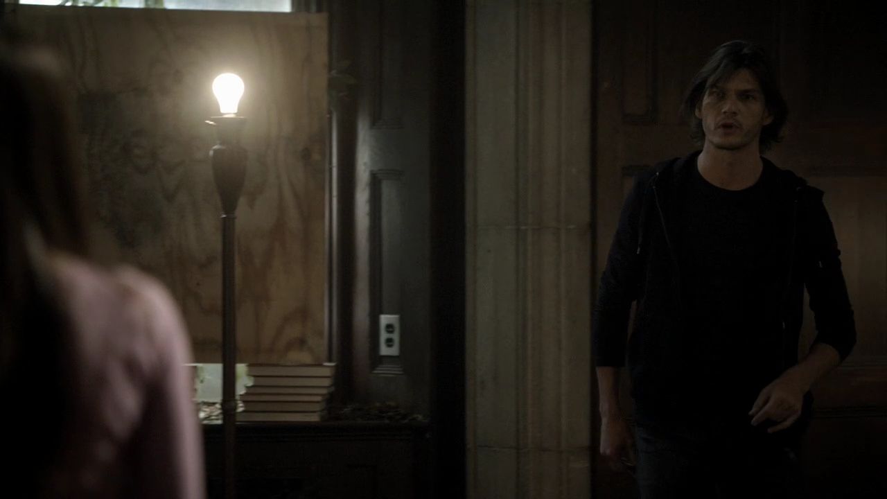 208VampireDiaries0898.jpg