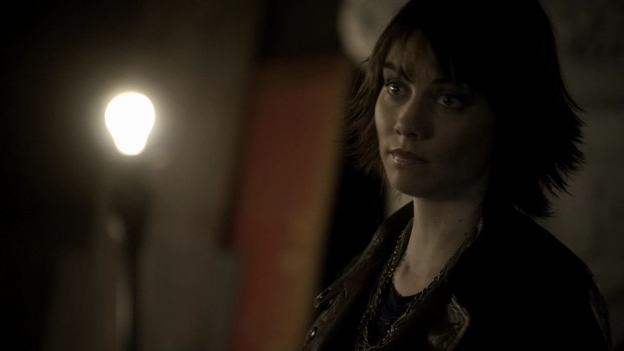 208VampireDiaries0905.jpg