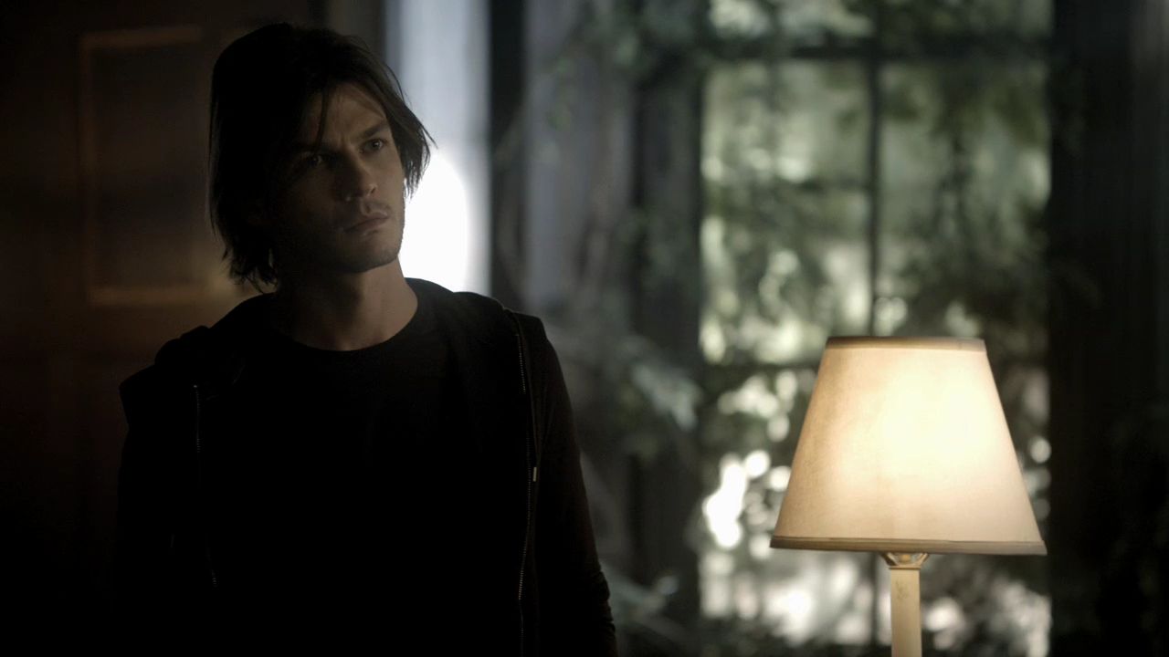 208VampireDiaries0914.jpg