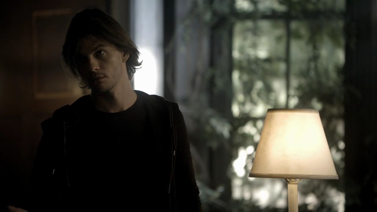 208VampireDiaries0915.jpg