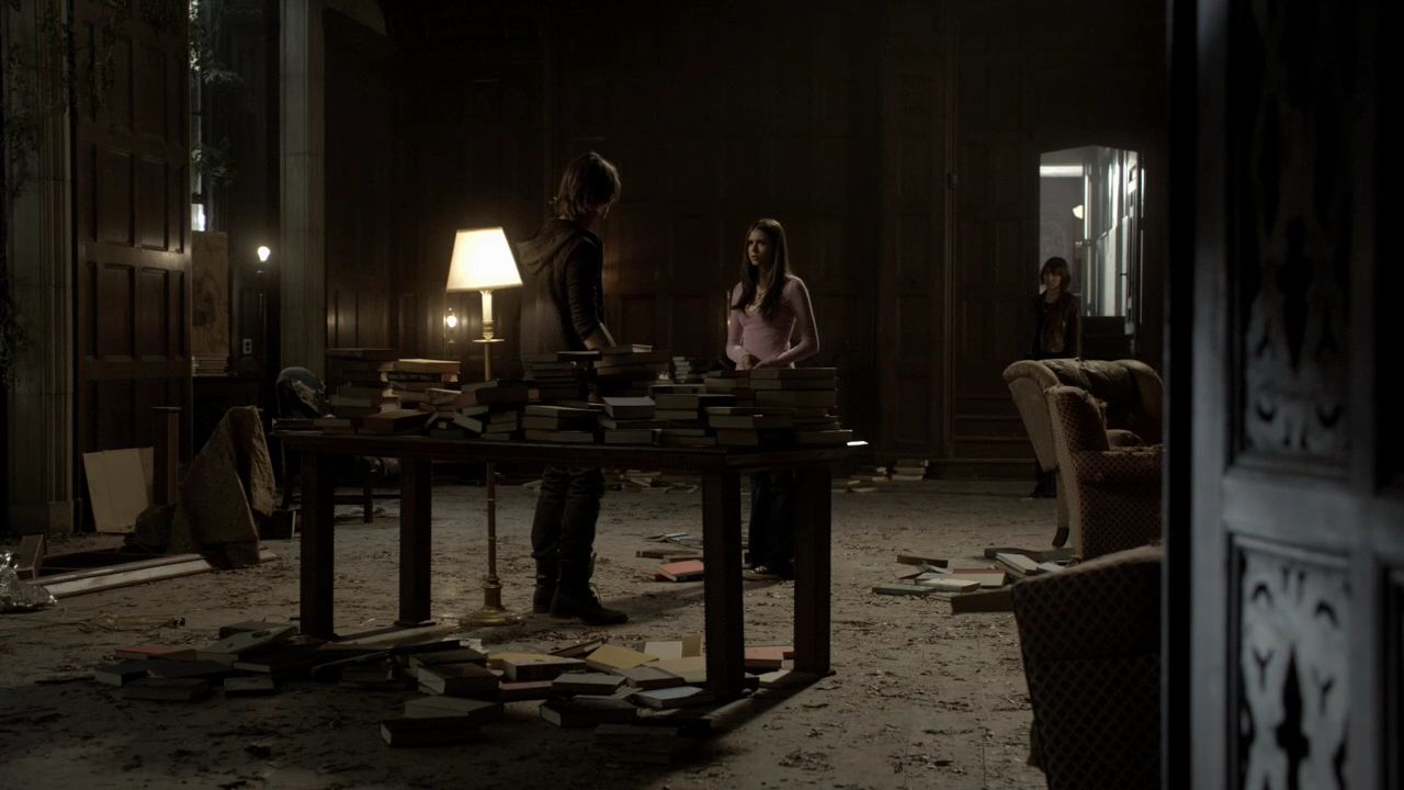 208VampireDiaries0932.jpg