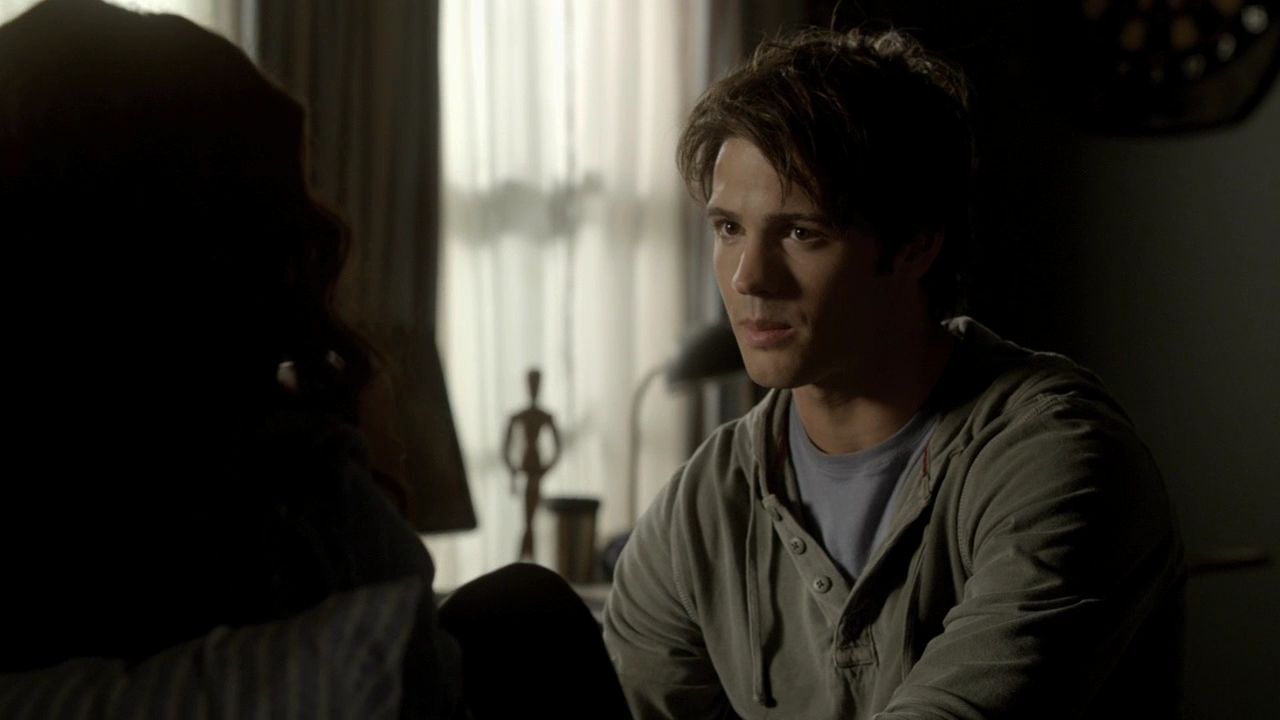208VampireDiaries0944.jpg