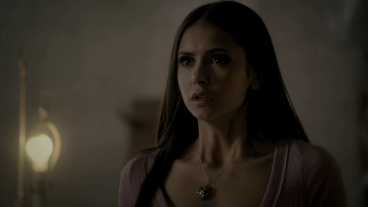 208VampireDiaries1223.jpg