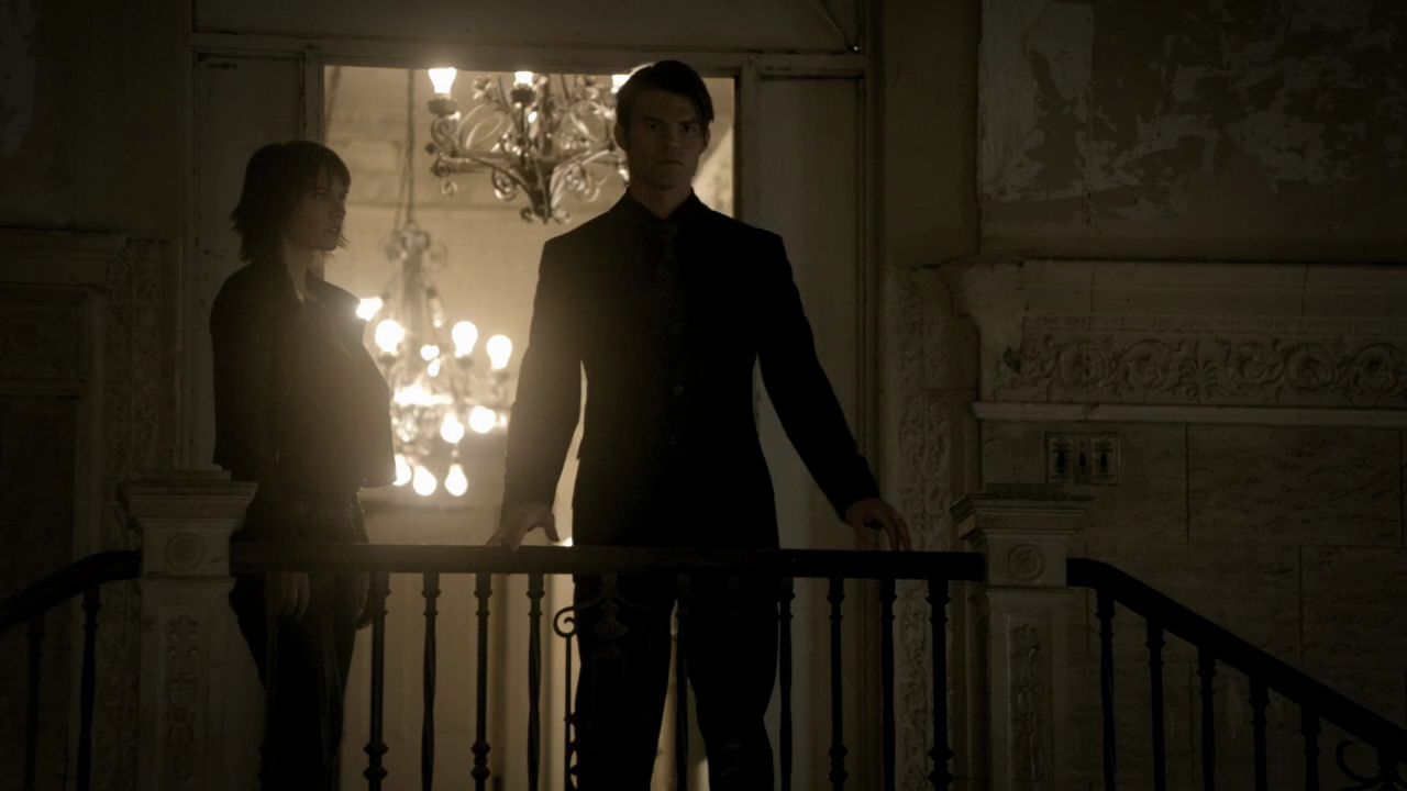 208VampireDiaries1227.jpg