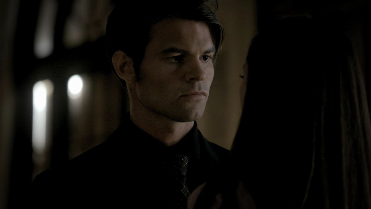 208VampireDiaries1230.jpg