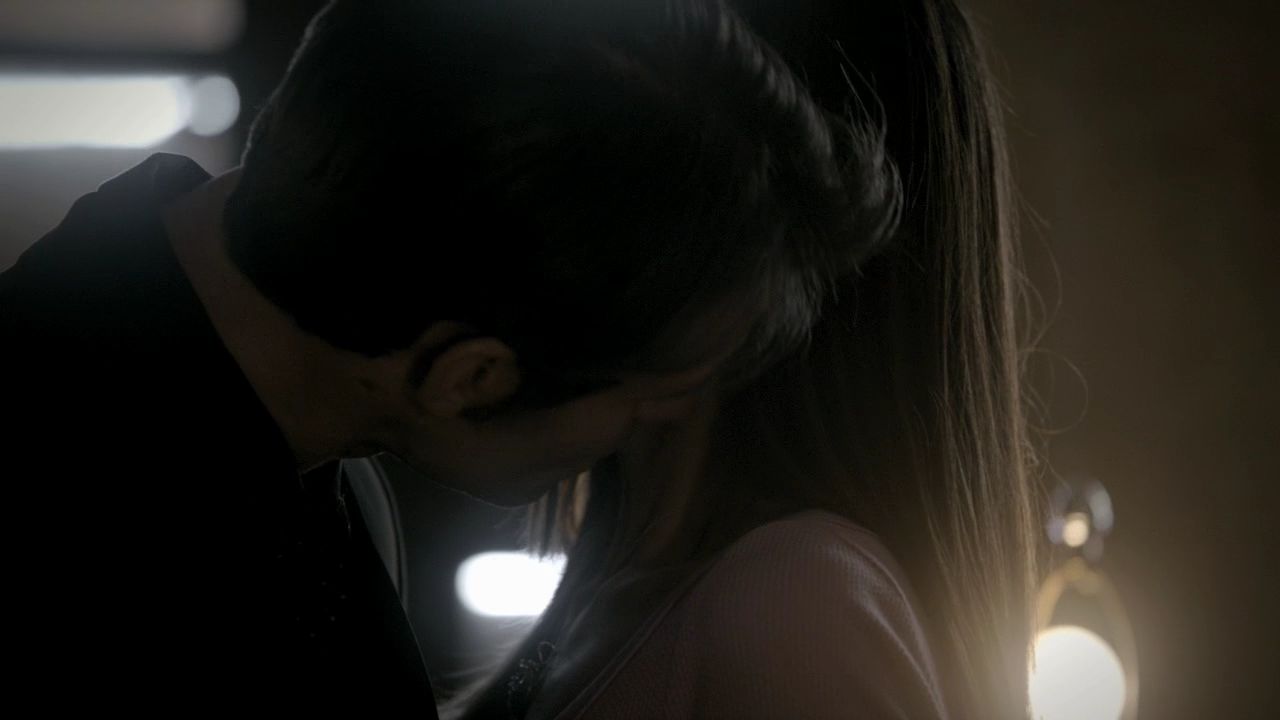 208VampireDiaries1235.jpg