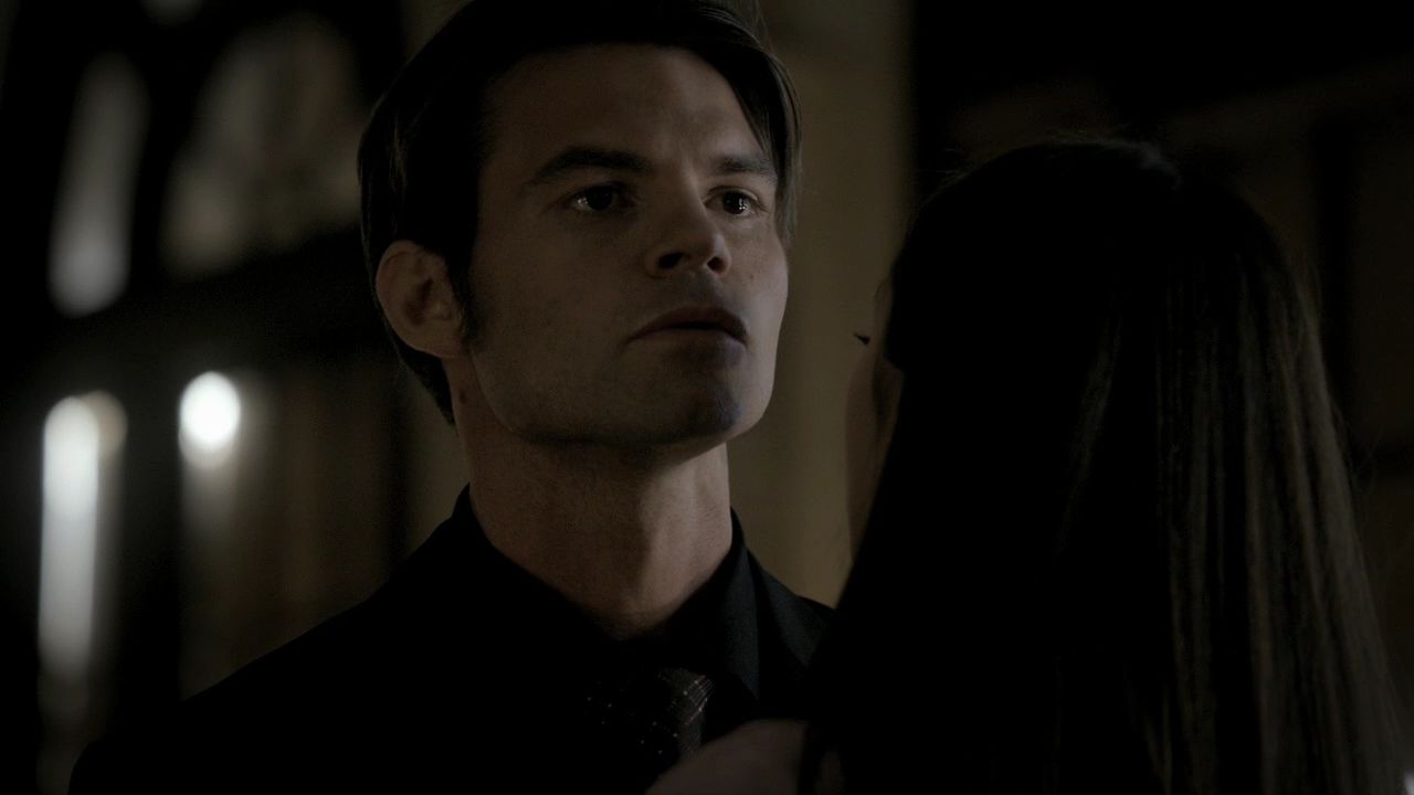 208VampireDiaries1240.jpg